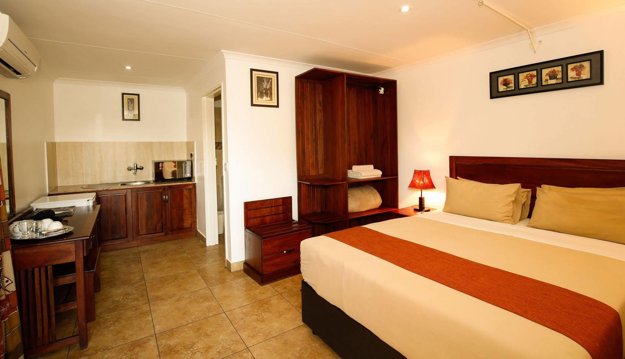 Mokoro Lodge Μαούν Εξωτερικό φωτογραφία