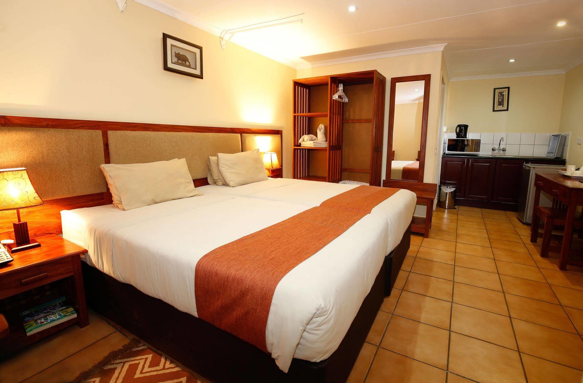Mokoro Lodge Μαούν Εξωτερικό φωτογραφία